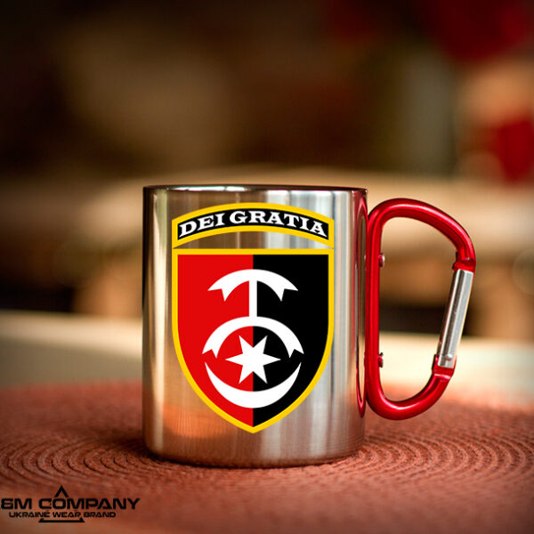 Железная кружка с карабином 30 ОМБР