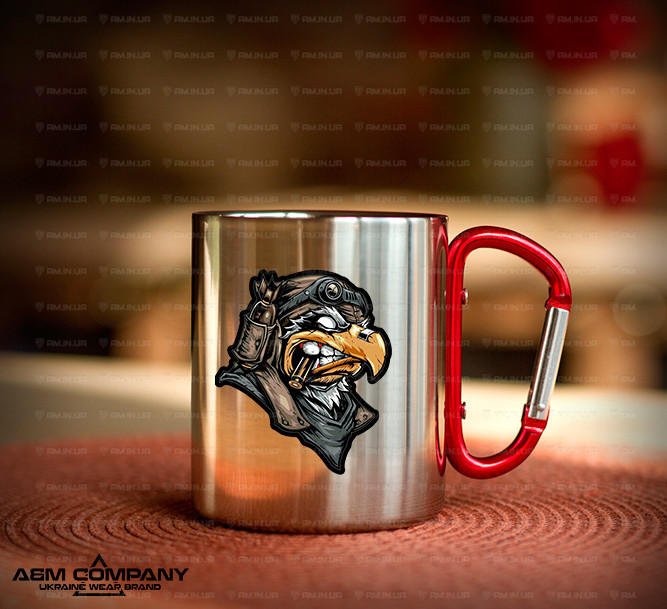 Железная кружка с карабином EAGLE